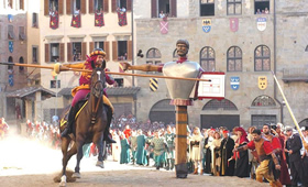 Giostra del Saracino Arezzo - rievocazione epiche imprese dei guerrieri
